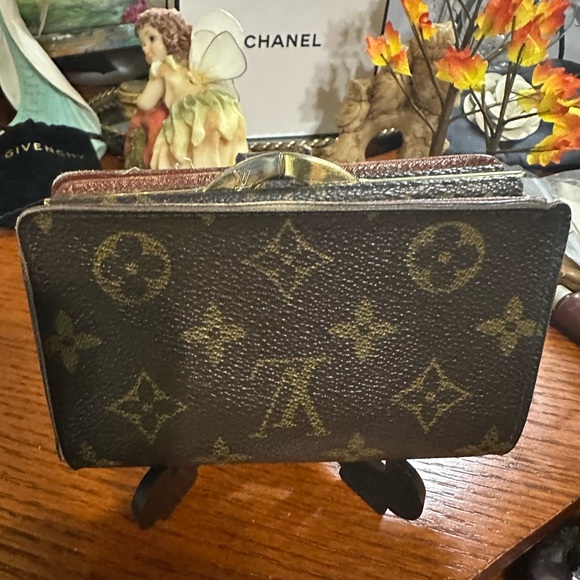 Rehab Louis Vuitton Brown Monogram kisslock wallet - Picture 4 of 11